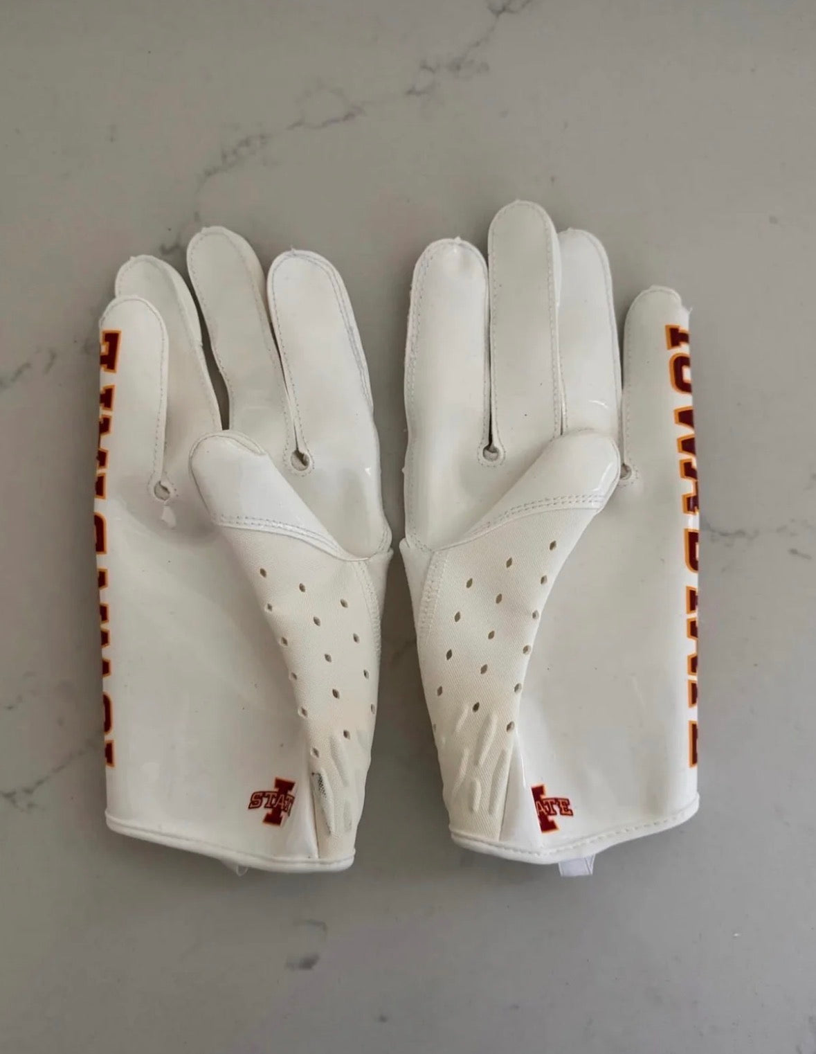 IOWA ST. GLOVES