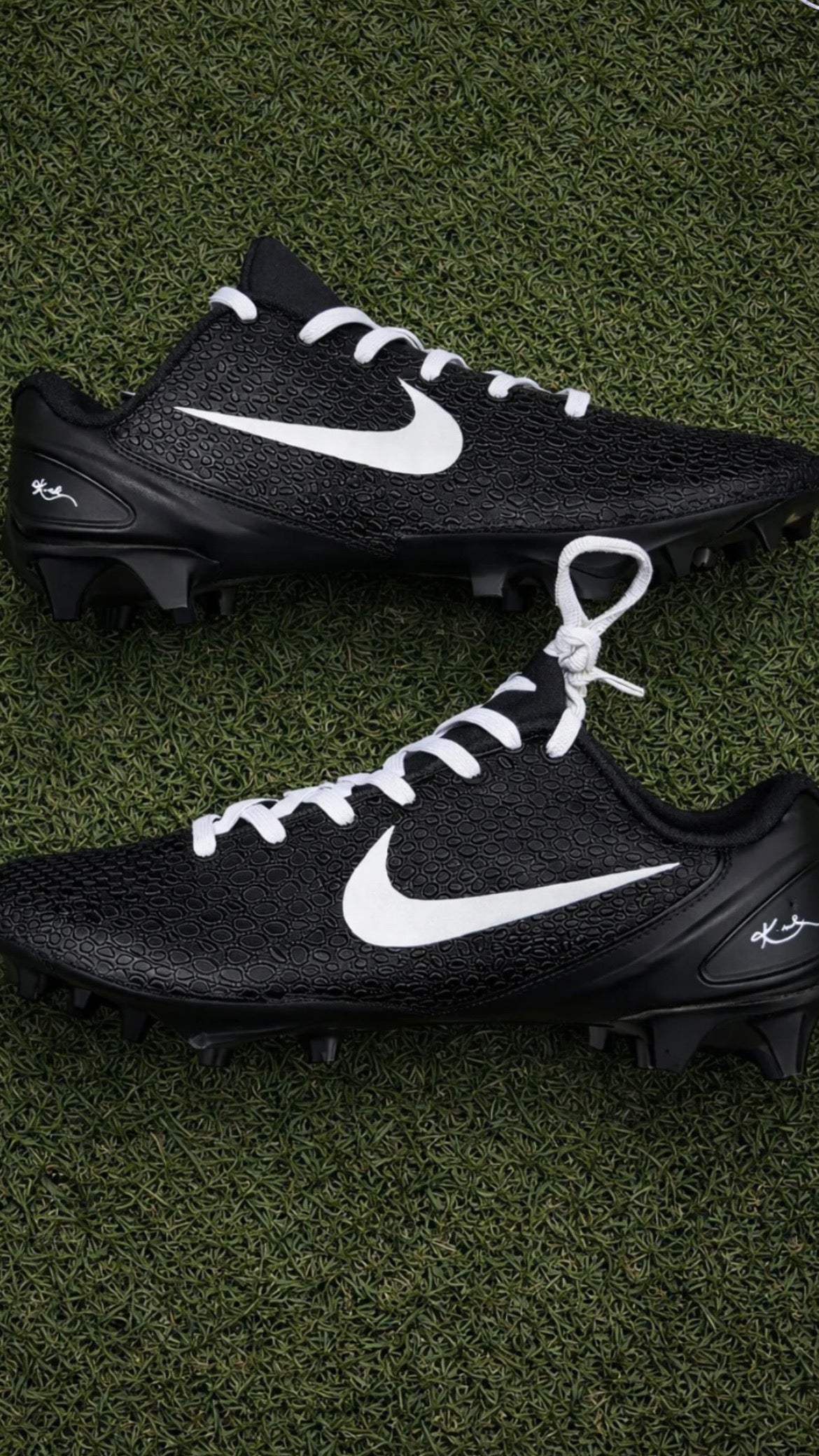 MAMBA CLEATS