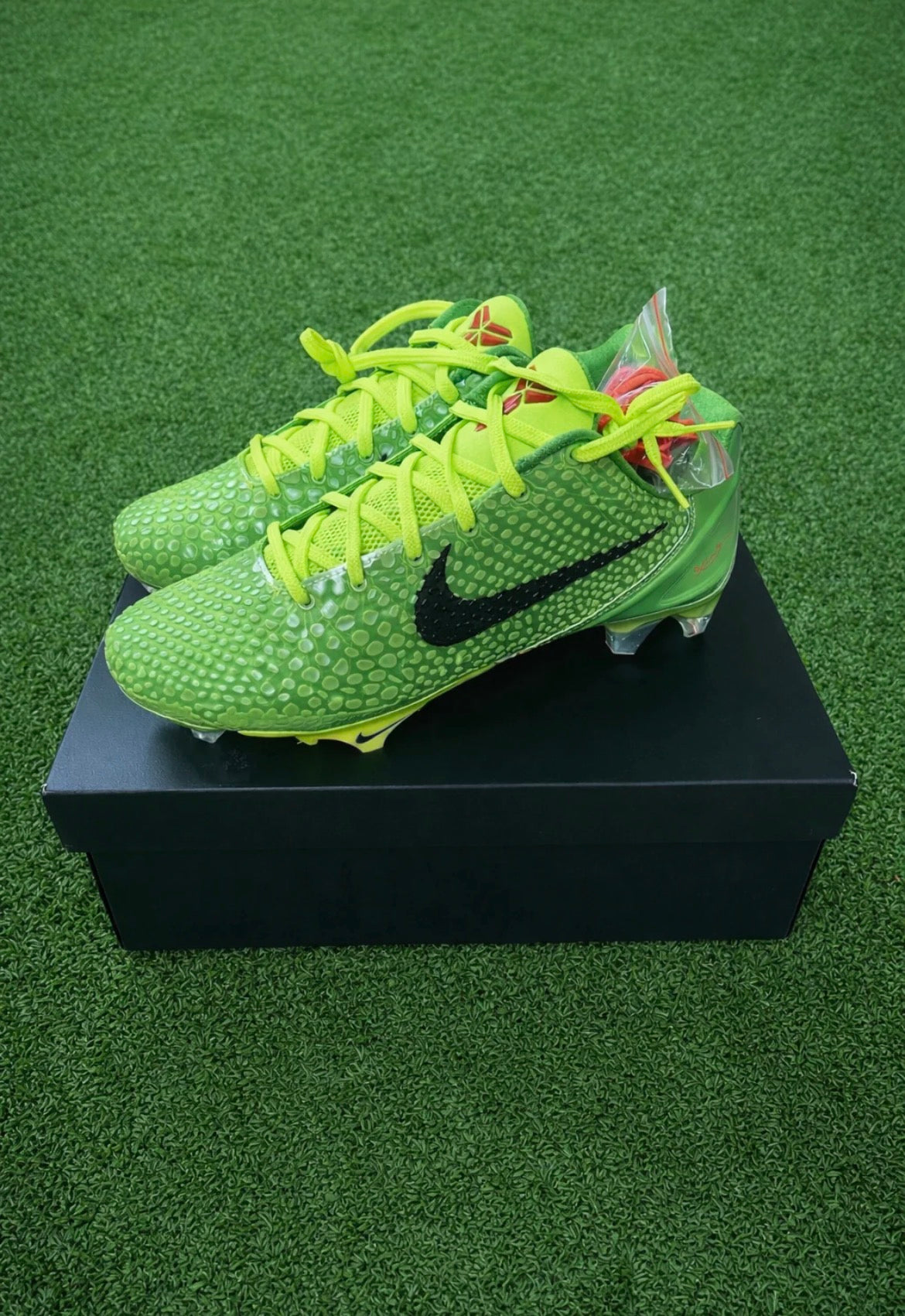 GRINCH CLEATS